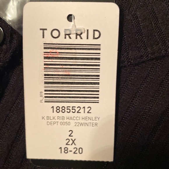 Torrid top 3/4 sleeve - Picture 4 of 4